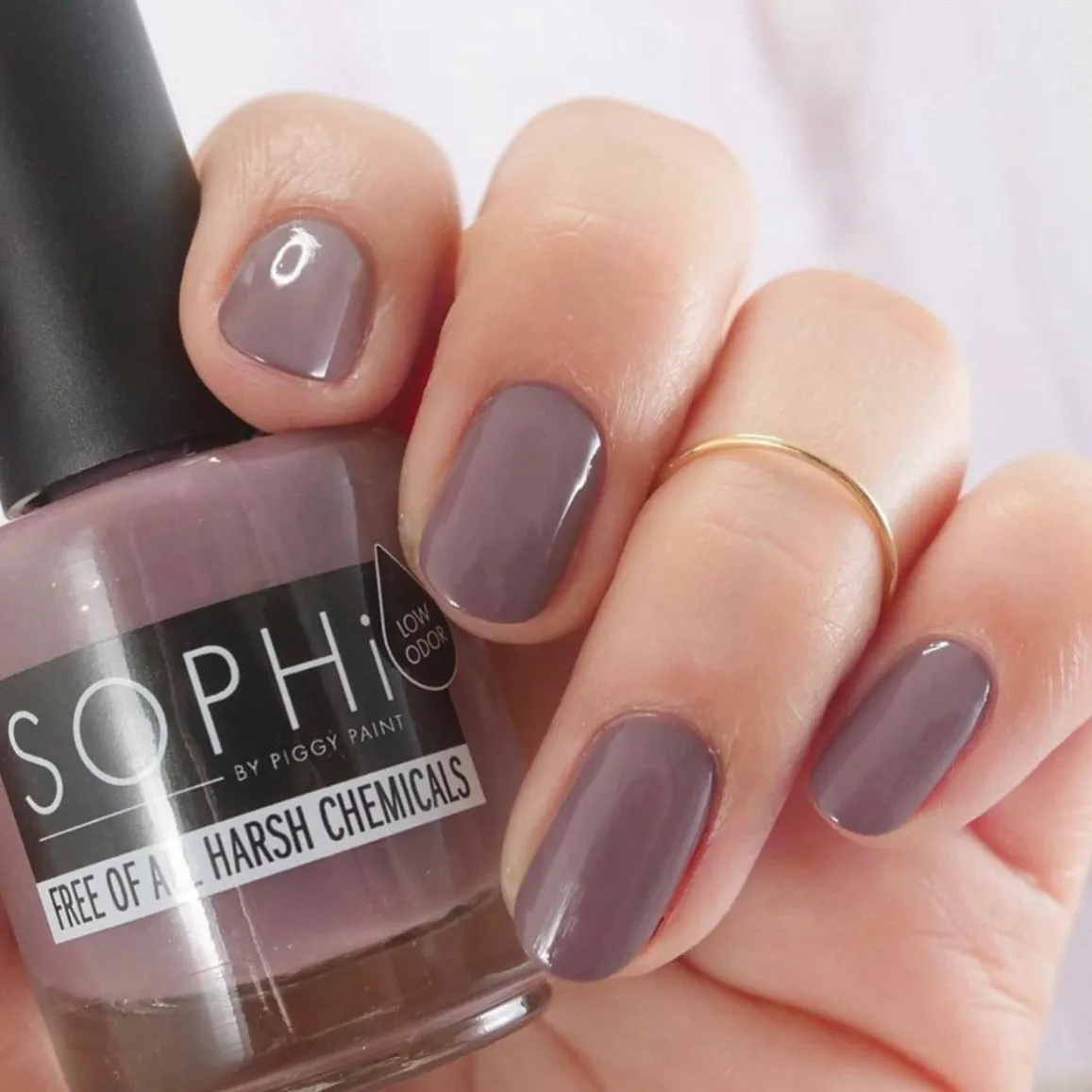 Piggy Paint SOPHi Boyfriend Abroad neglelak 15 ml mat lilla