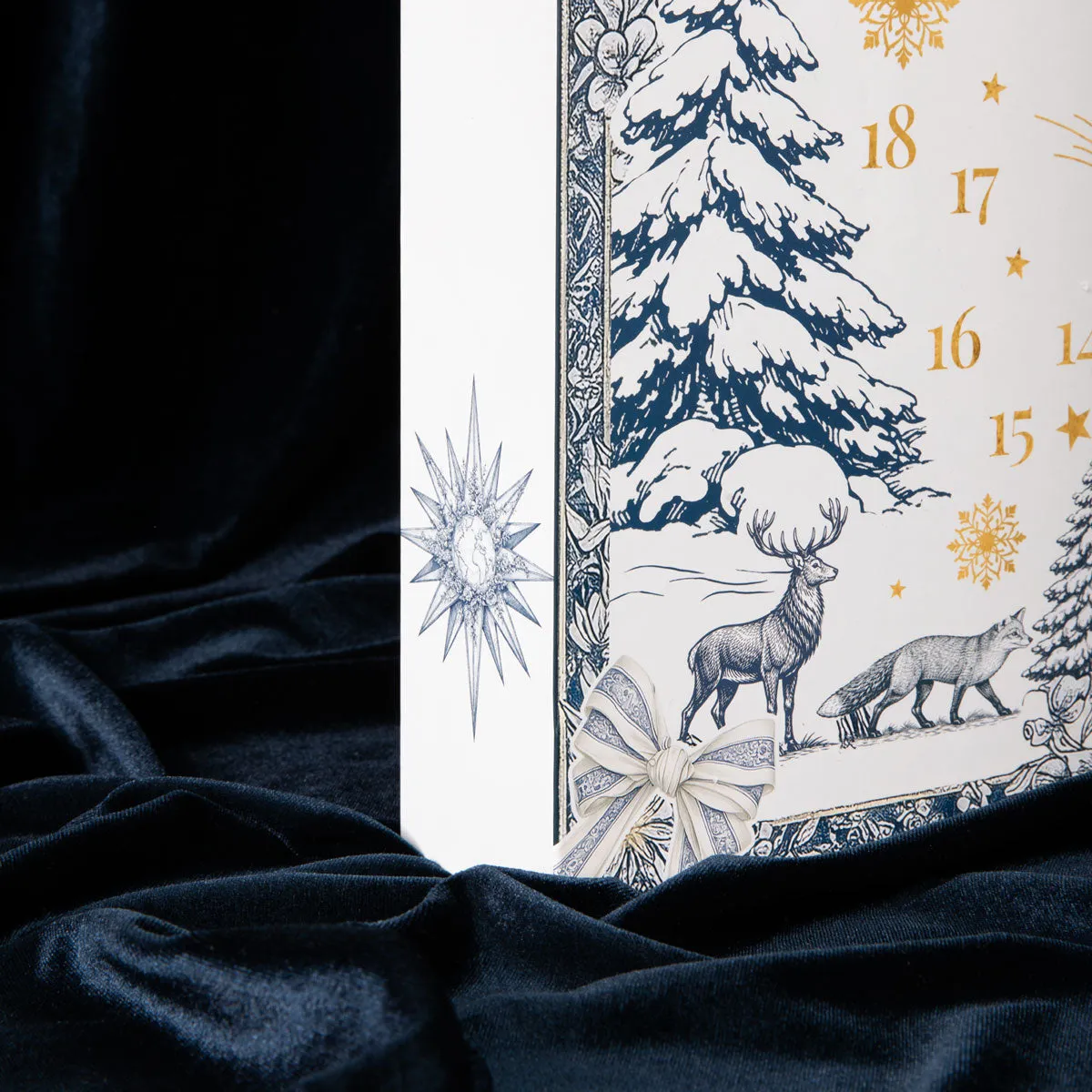 Emmi-Nail Adventskalender 2026 med 24 negleoverraskelser
