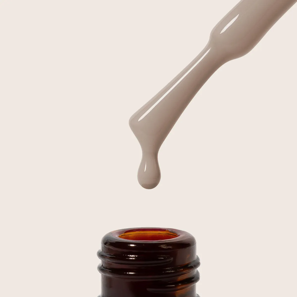 Emmi Shellac Mokka Brown L584 UV-lak 15 ml brun