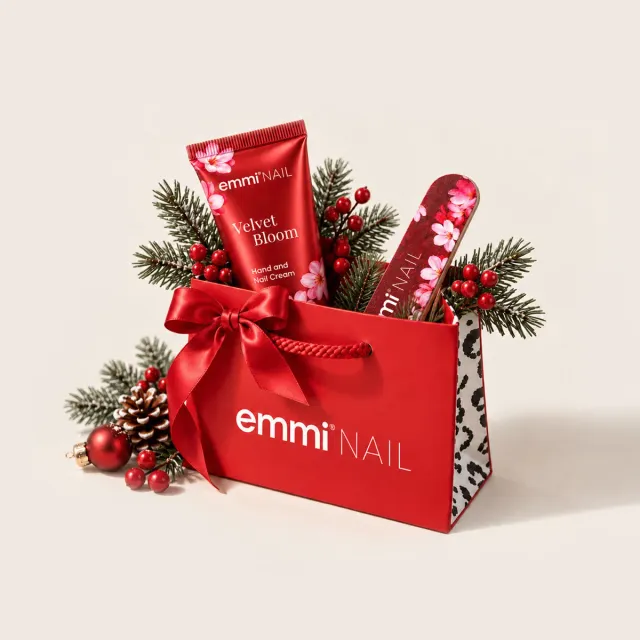 Emmi-Nail Little Nail Treat negleplejesæt 30 ml sandeltræ
