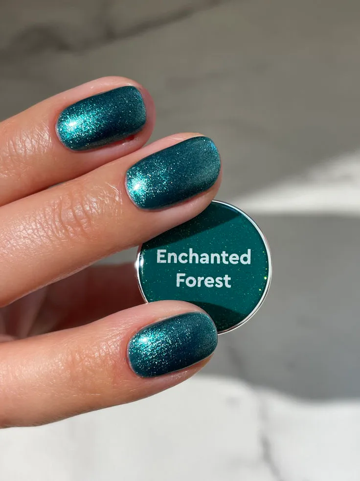 Le Mini Macaron Enchanted Forest gellak 8,5 ml grøn shimmer