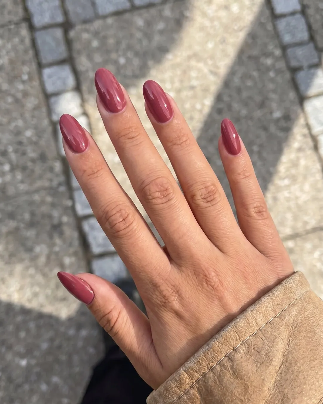 The Gel Collection 111 Guilty Pleasure gellak mørkerød