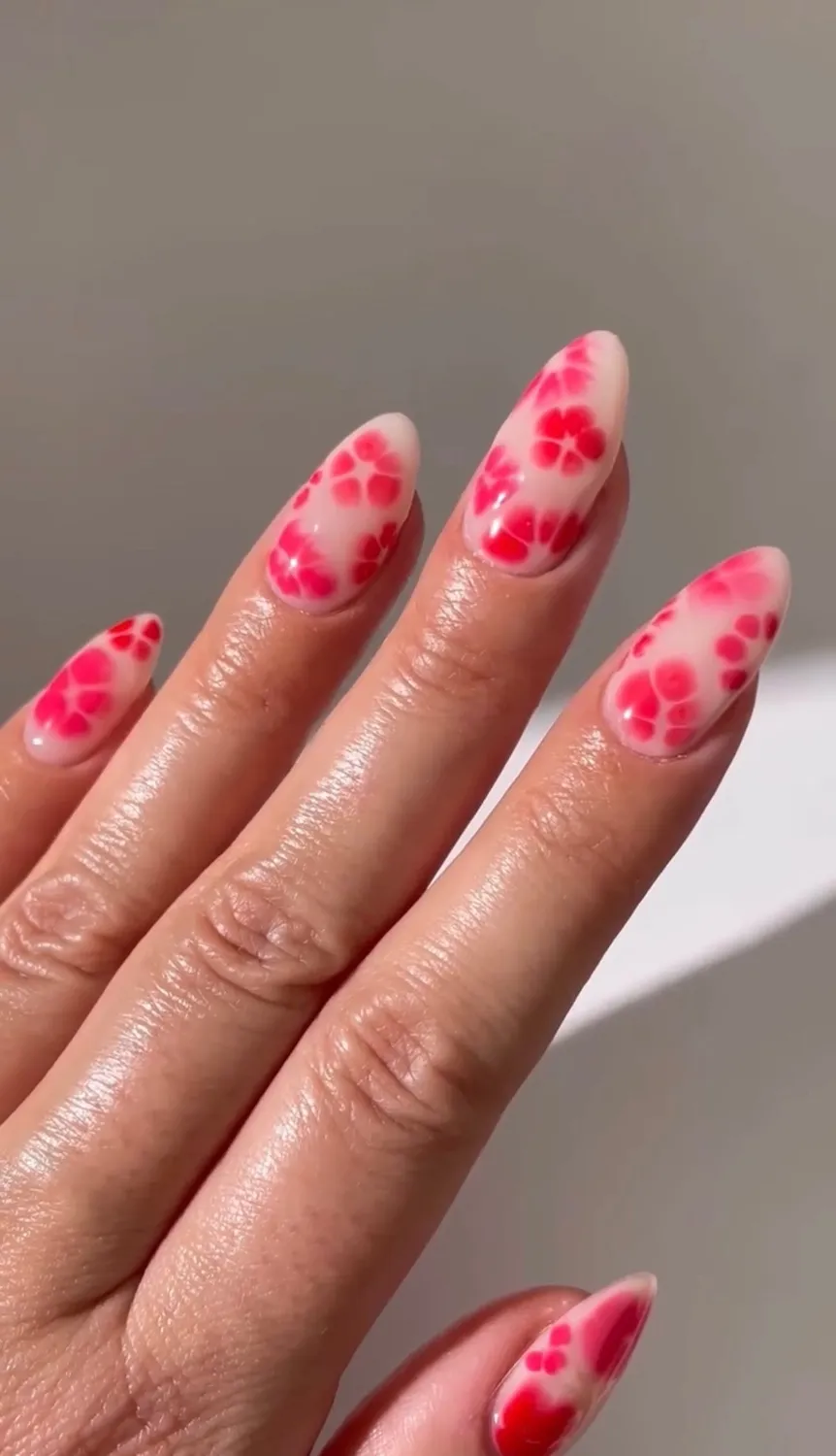 Le Mini Macaron Blooming Gel nail art transparent