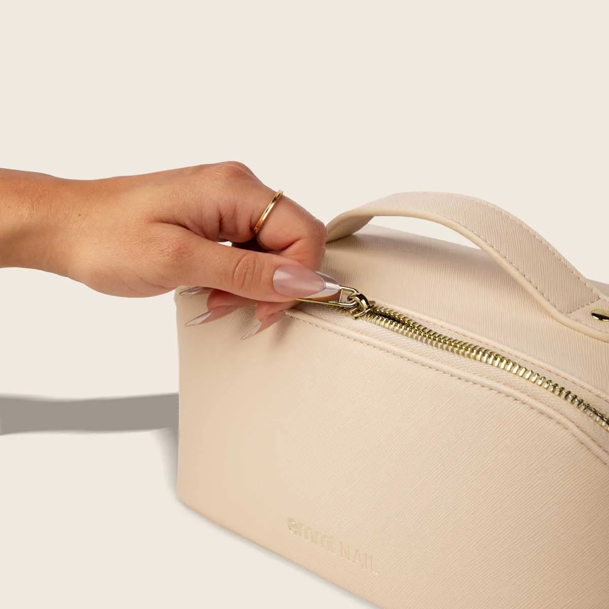 Emmi-Nail Beauty Bag Beige toilettaske kunstlæder