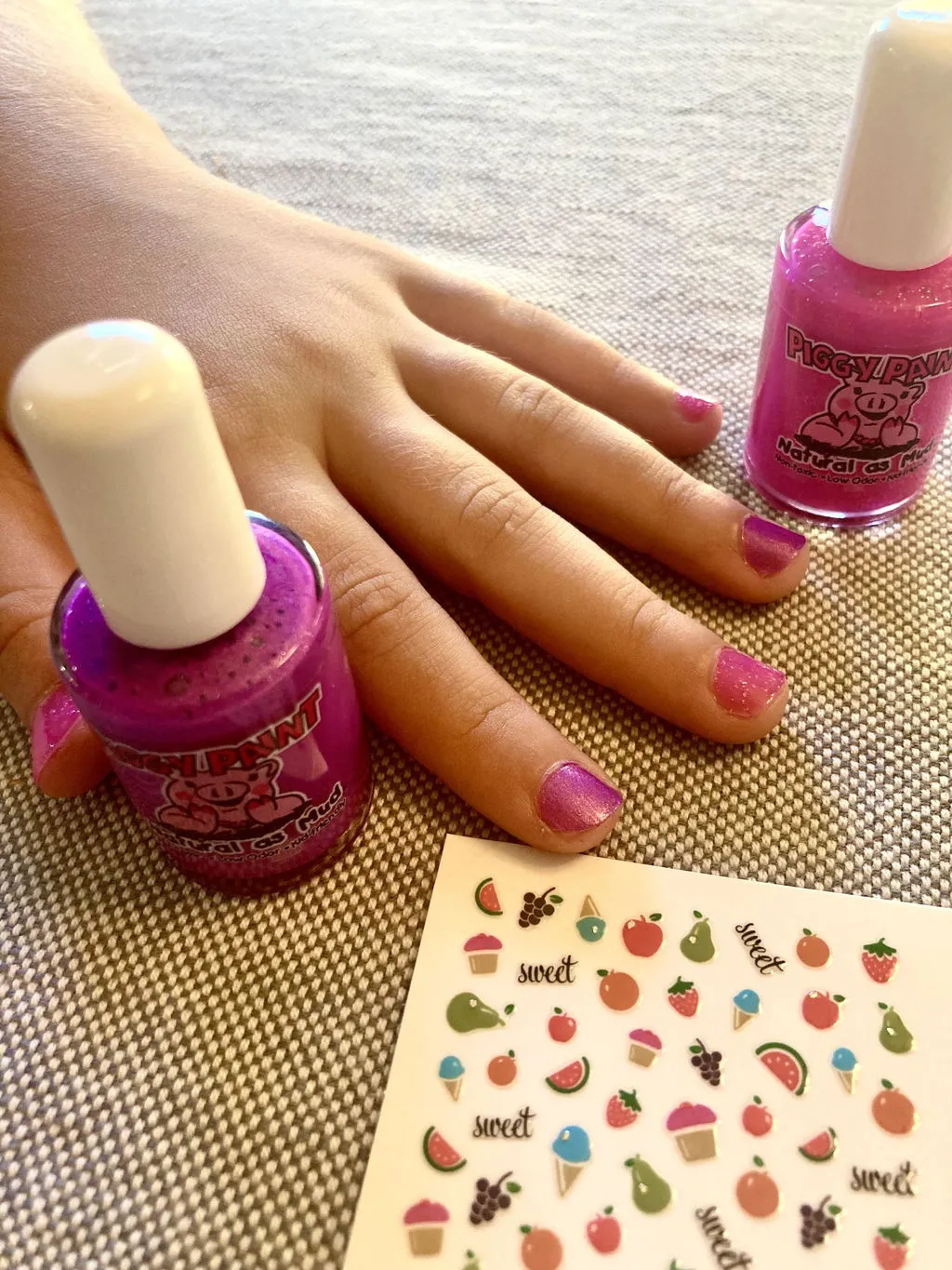 Piggy Paint Neon Lights neglelak 15 ml hot pink glitter