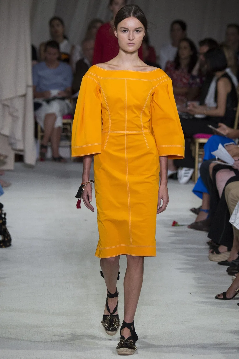LVX Saffron neglelak gylden orange