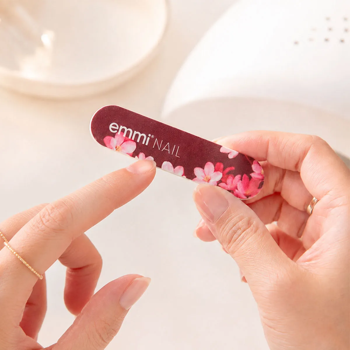 Emmi-Nail Glow & Care Nail Set negleplejesæt