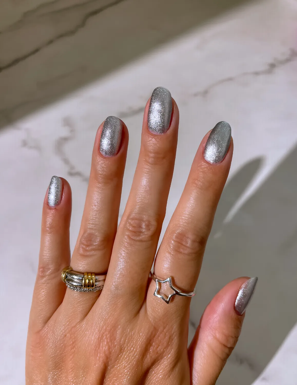 Le Mini Macaron Silver Glow gellak 8,5 ml metallisk