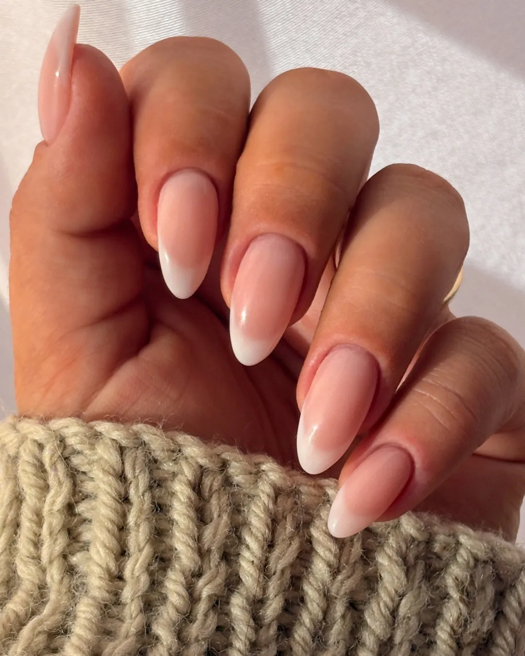 The Gel Collection 185 Blank Page gel polish mælkehvid transparent