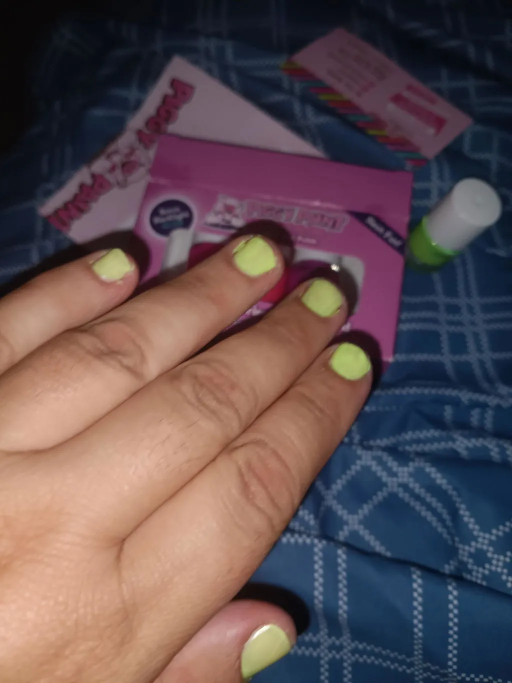 Piggy Paint Neon Box neglelaksæt 4 stk lyser i blacklight