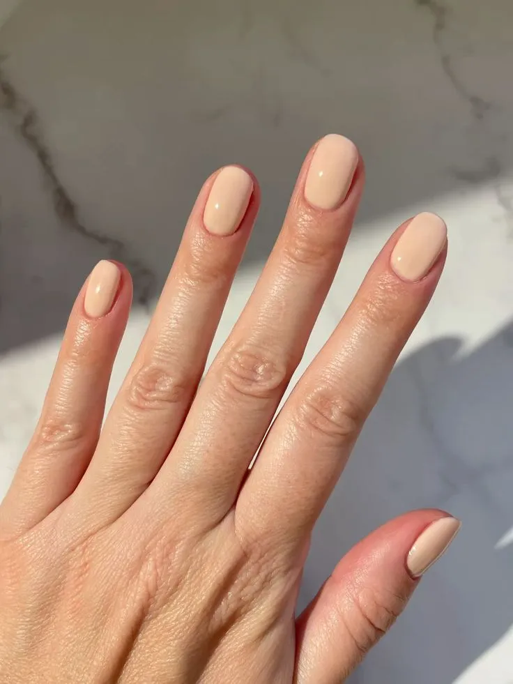 Le Mini Macaron Serpentine Sheer gellak 8,5 ml neutral