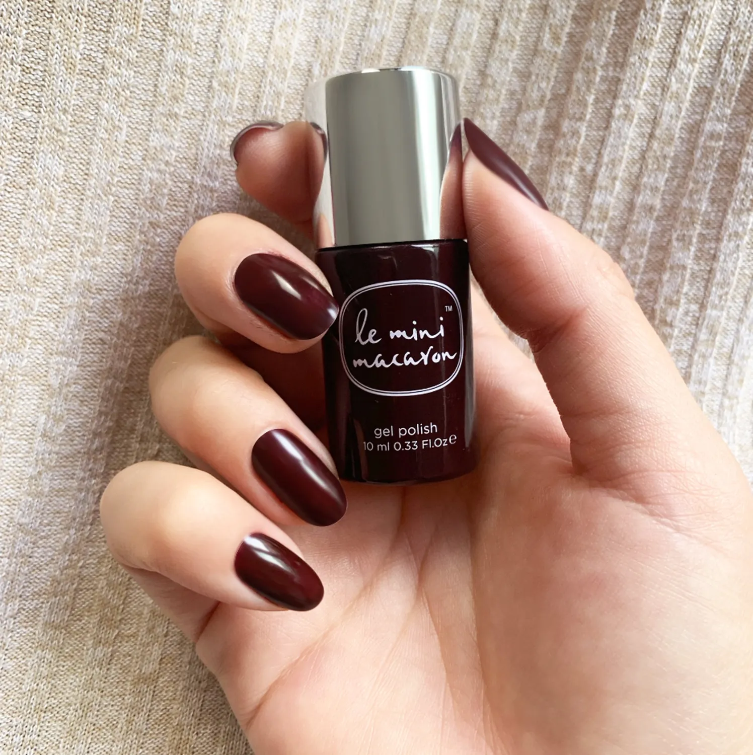 Le Mini Macaron Chocolate Cherry gellak 8,5 ml bordeaux