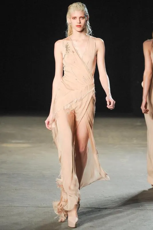 LVX Macaroon neglelak nude peach