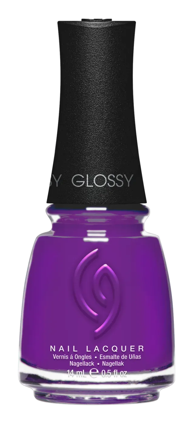 China Glaze Plur-Ple neglelak med bred pensel