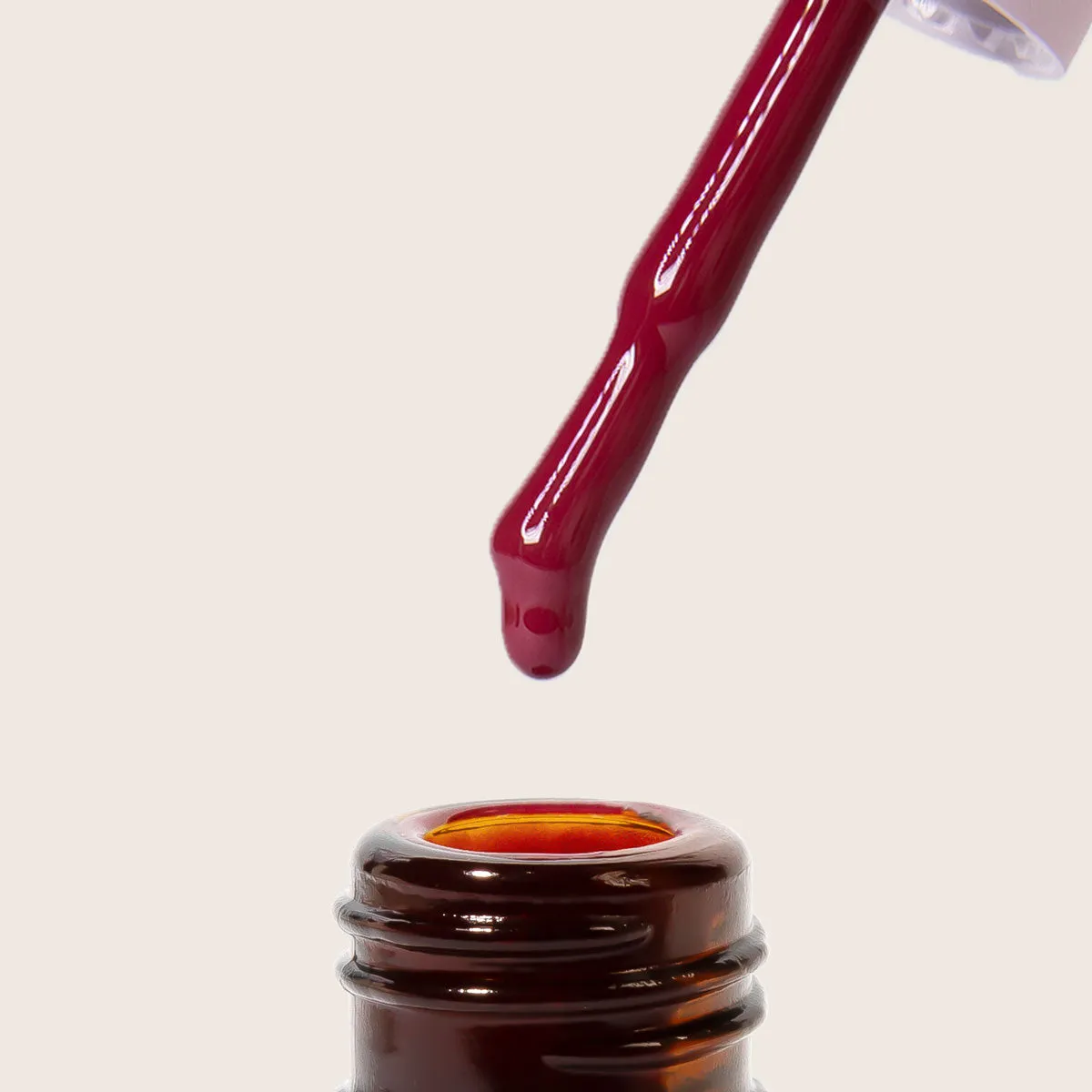 Emmi Shellac UV-lak Ruby L362 15 ml med langvarig glans