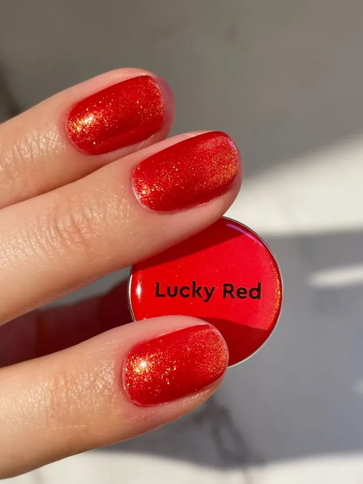 Le Mini Macaron Lucky Red gellak 8,5 ml rød glitter