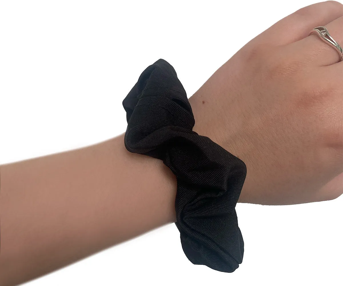 Emmi-Nail Club Laque Scrunchie hårelastik med drinklåg