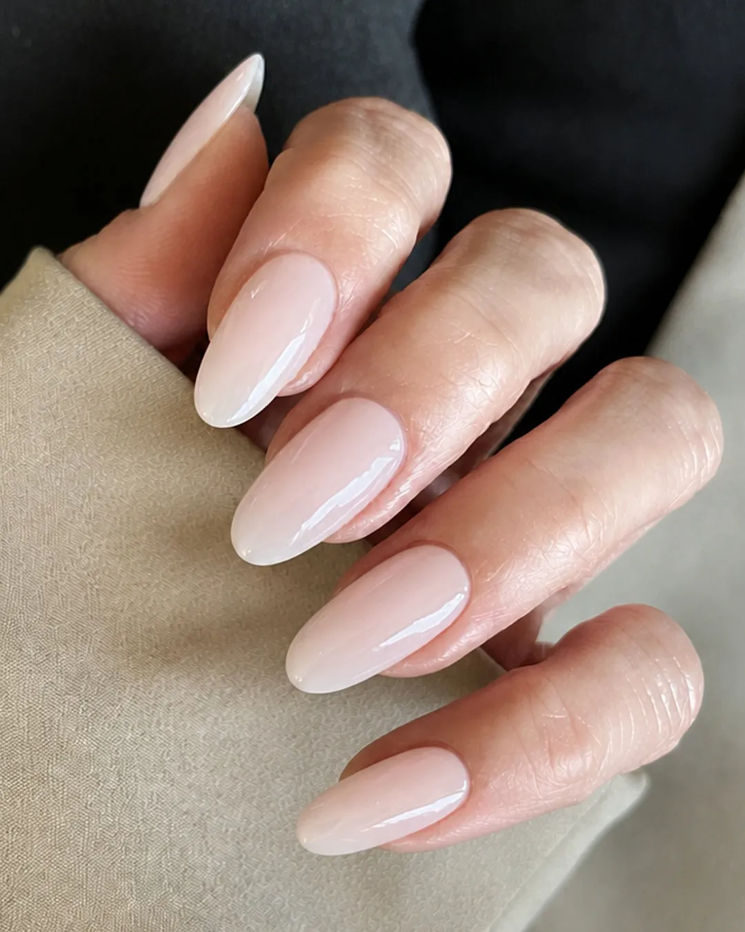 The Gel Collection 253 Secret Smile gel polish 21FREE+ lyserød