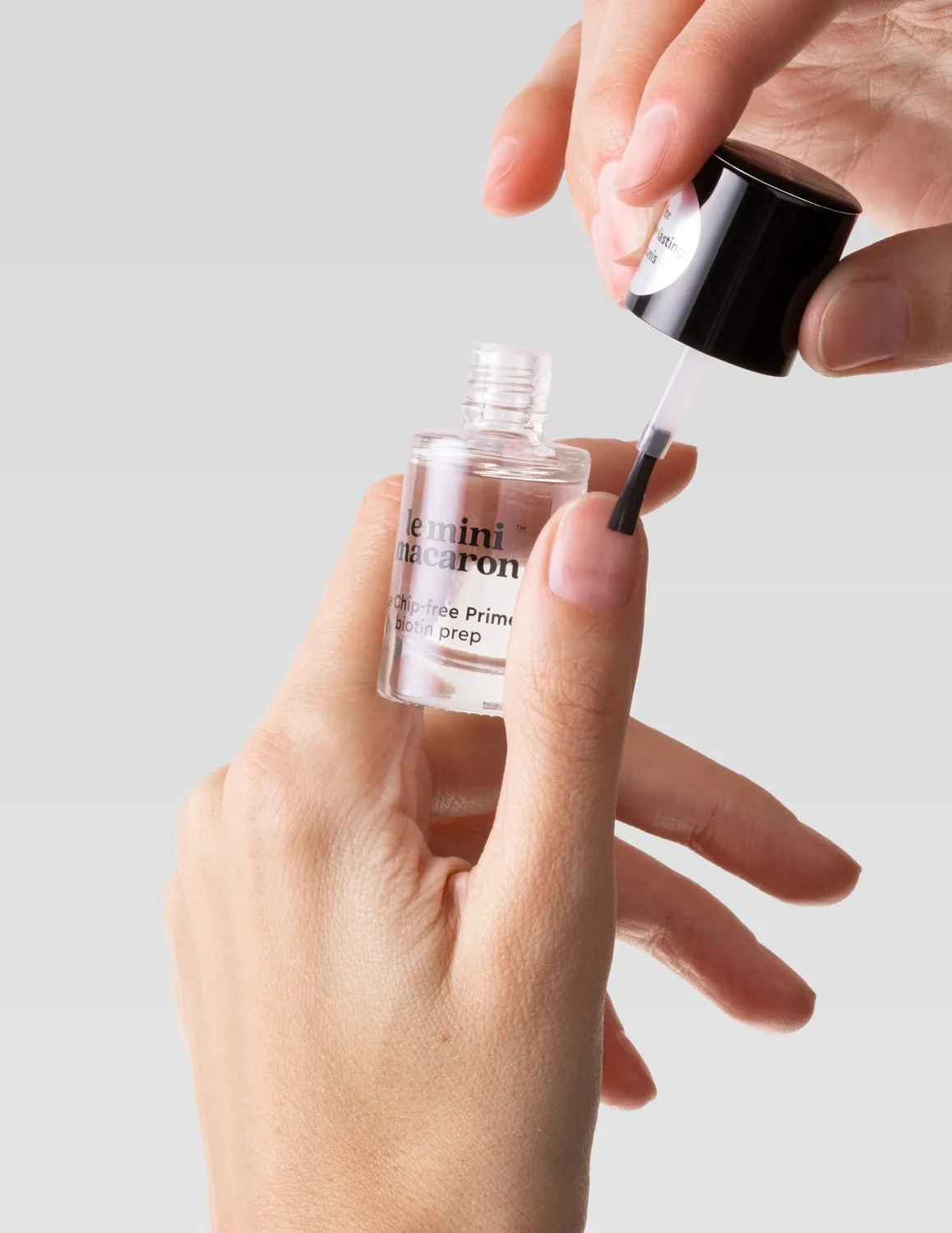 Le Mini Macaron Chip-Free Primer negleprimer biotin
