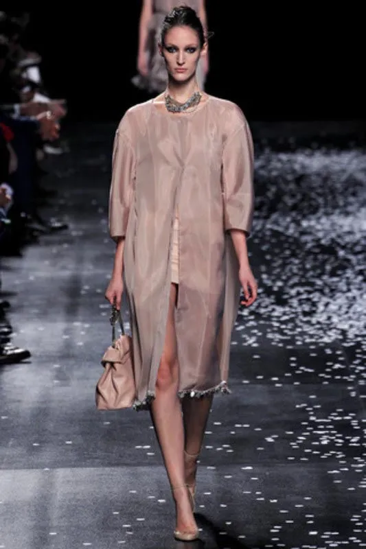 LVX Rive neglelak varm nude sand one coat crème